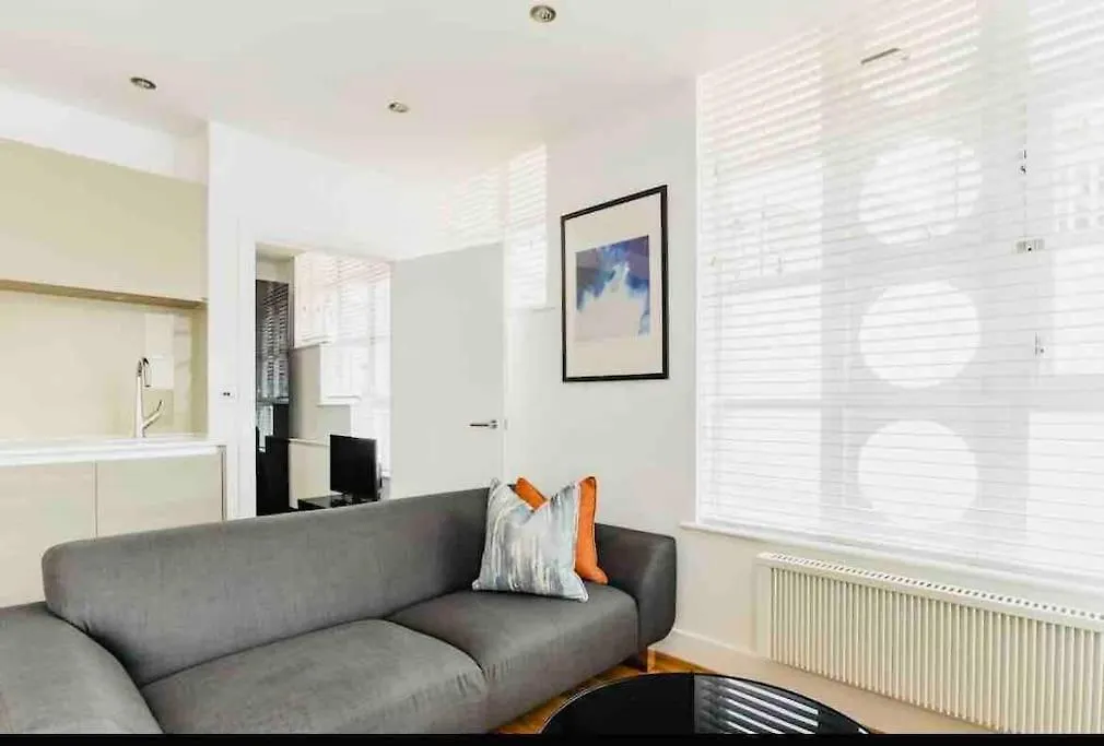 Canary Wharf Luxury Apartment London