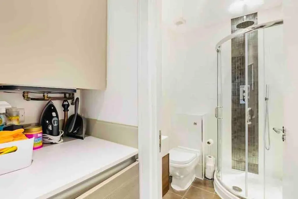 Canary Wharf Luxury Apartment London
