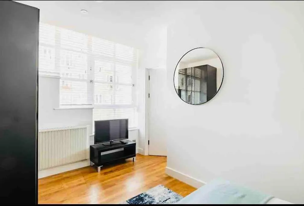 לונדון Canary Wharf Luxury Apartment